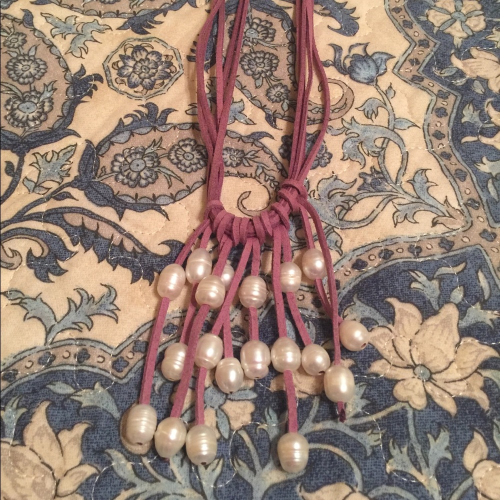 Pearl Necklace Lavender Leather EUC